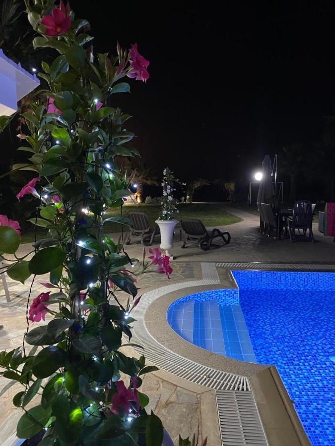 Ionion Beachfront Villaer Ajía Nápa