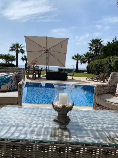 Ionion Beachfront Villaer *