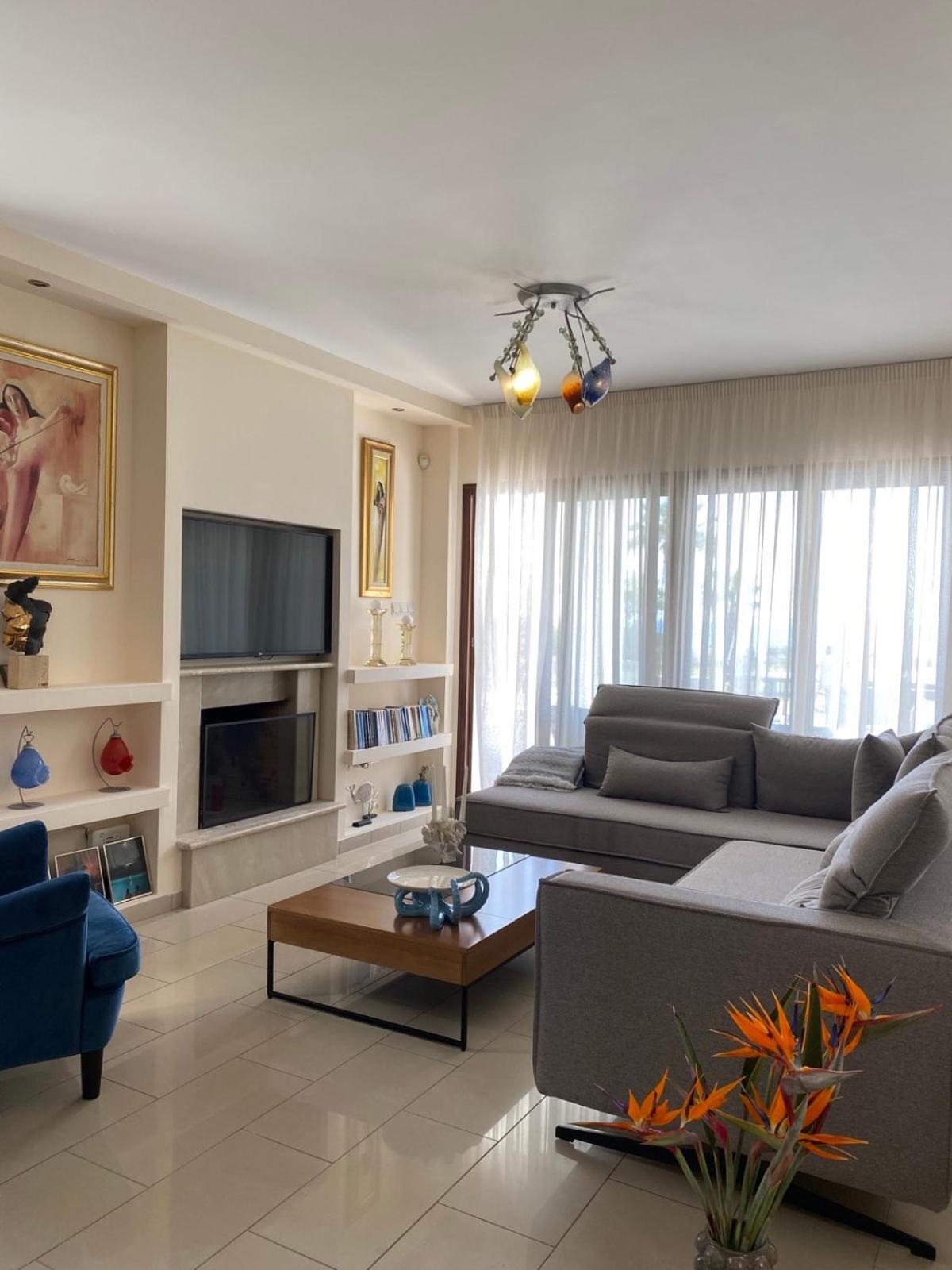 Villaer Ionion Beachfront *