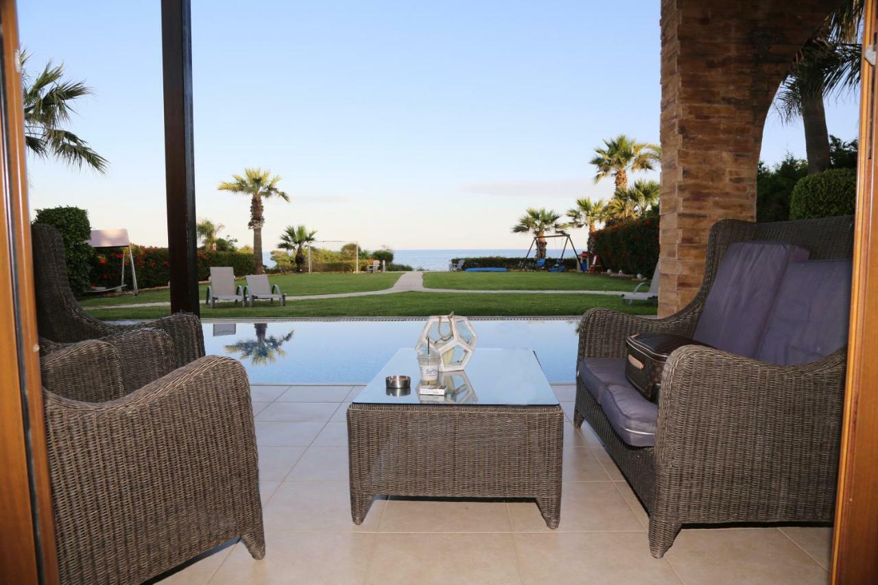 Villaer Ionion Beachfront *